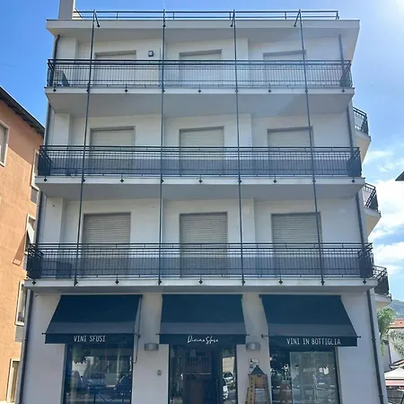 Ponente Blue Appartamenti, 5 * Arma di Taggia